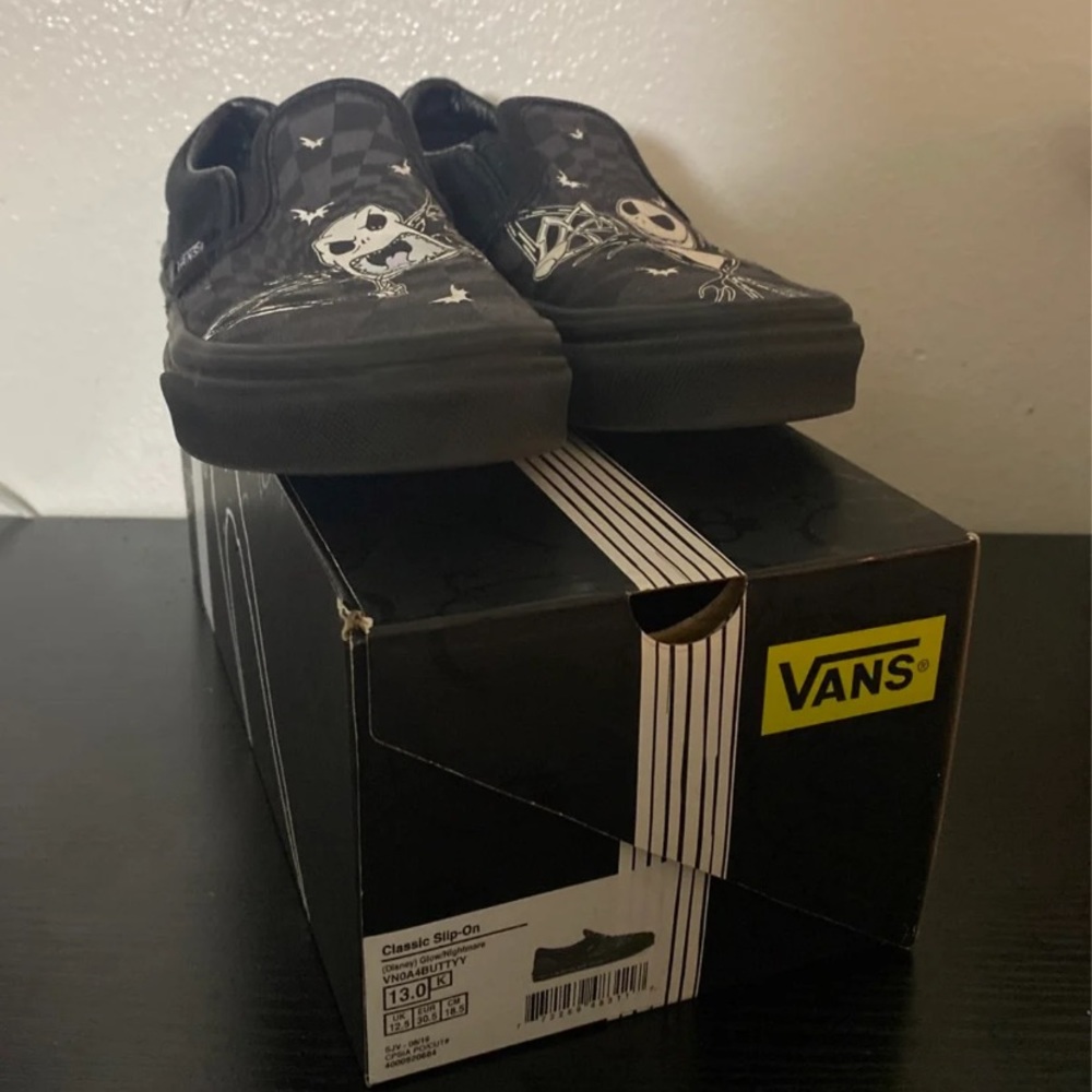 📍SOLD📍Nightmare Before Christmas Vans